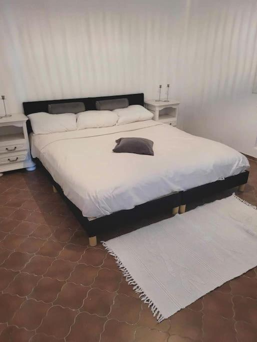 Appartement Proche Aeroport Marseille Marignane - Studio Confortable - Logement Ideal - Hebergement Tout Equipe Rognac Exterior foto
